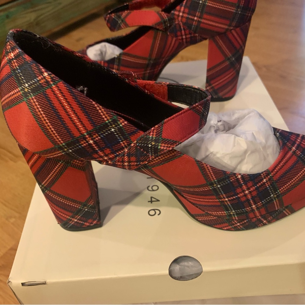 Red Plaid Platform Mary Jane Heels - Picture 3 of 12